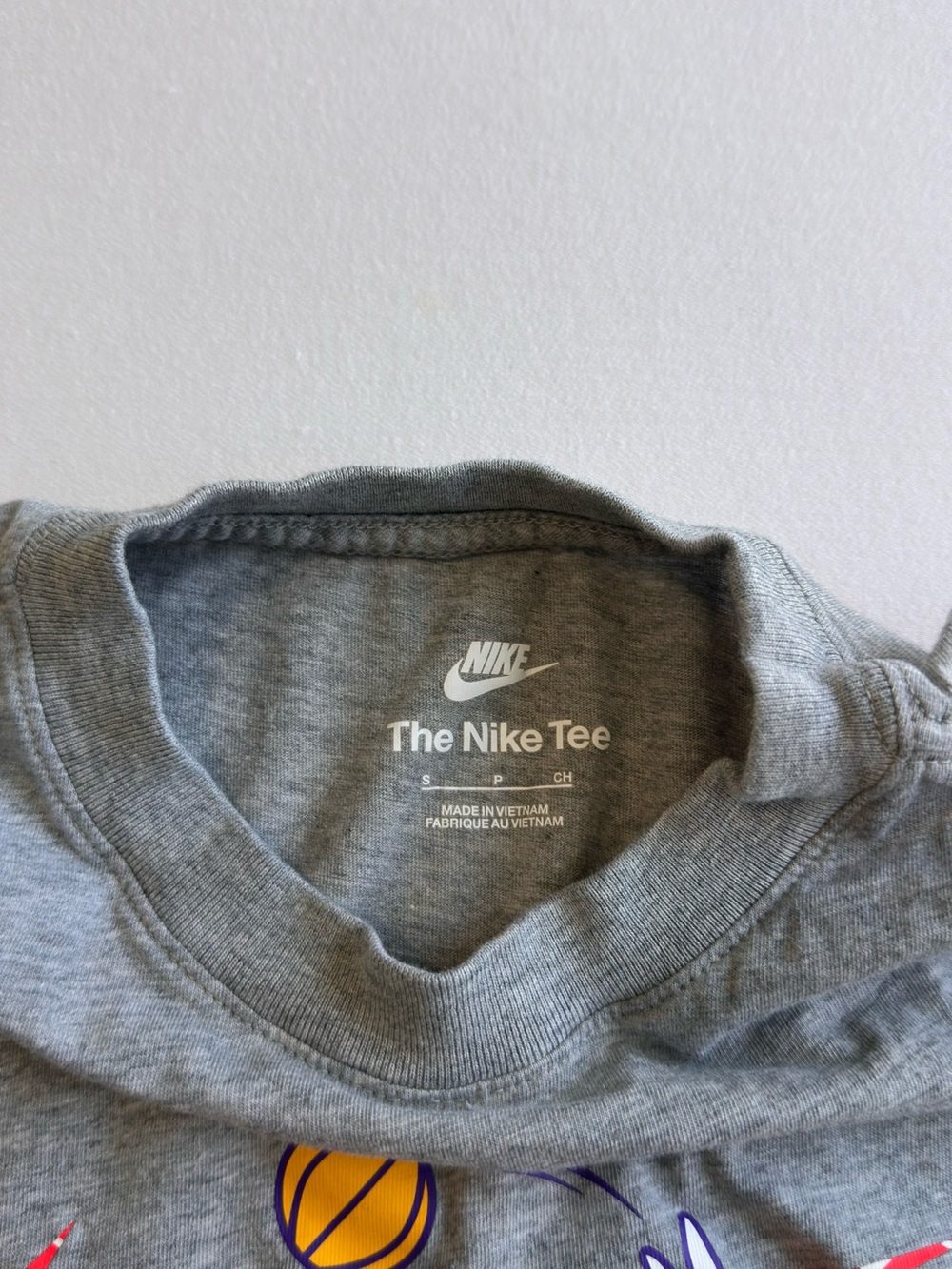 Nike Graphic T-Shirt - Picture 2 of 2